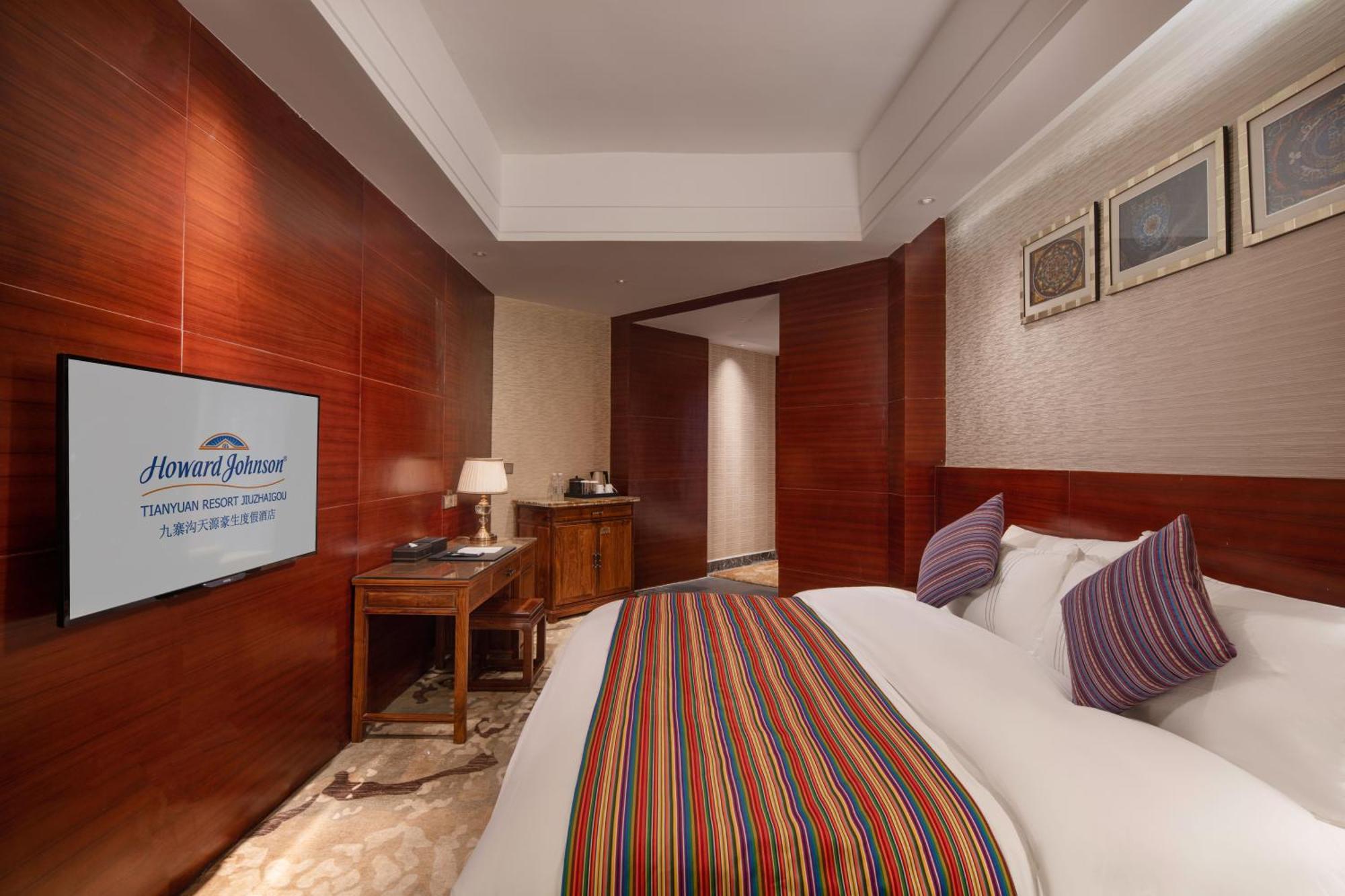 Howard Johnson Tian Yuan Jiuzhaigou Exterior photo