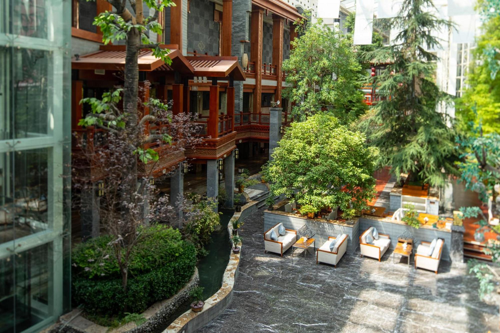 Howard Johnson Tian Yuan Jiuzhaigou Exterior photo