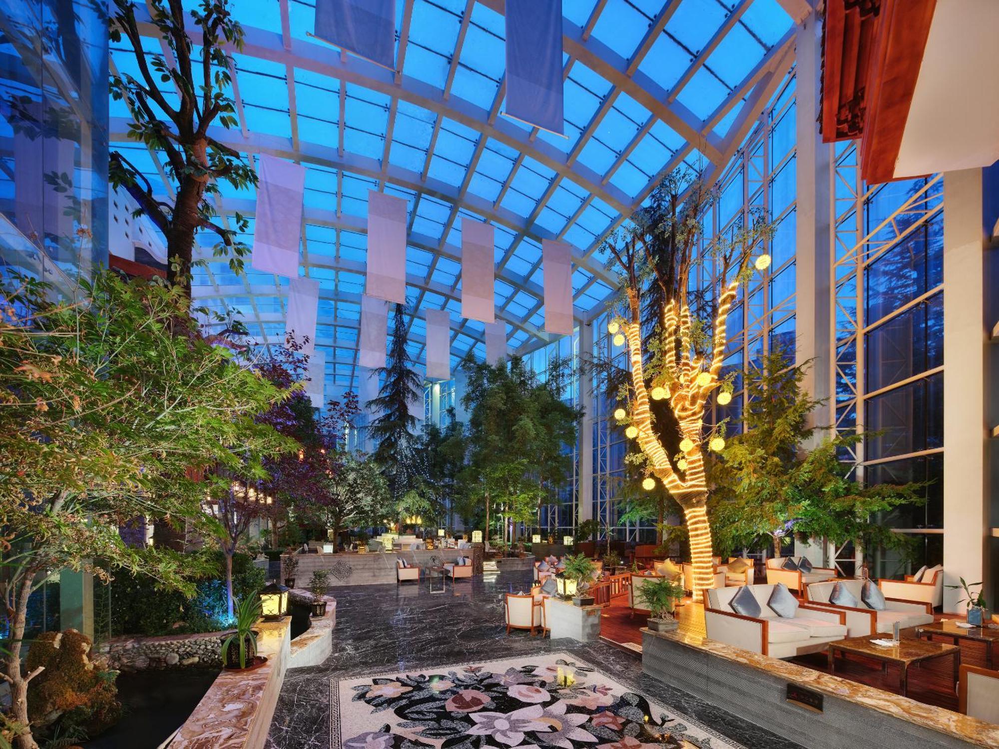 Howard Johnson Tian Yuan Jiuzhaigou Exterior photo
