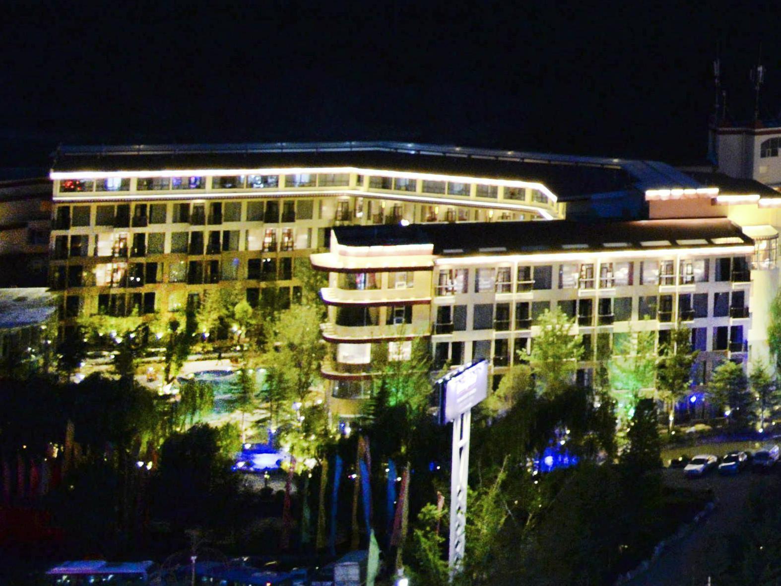 Howard Johnson Tian Yuan Jiuzhaigou Exterior photo